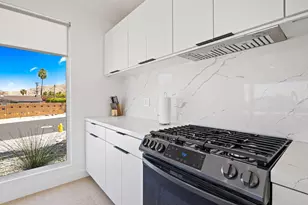 38951 Bel Air Dr, Cathedral City, CA 92234 - Photo 17