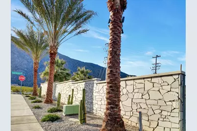 704 Obsidian Loop E, Palm Springs, CA 92264 - Photo 49