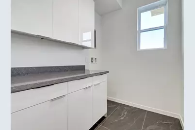 704 Obsidian Loop E, Palm Springs, CA 92264 - Photo 13