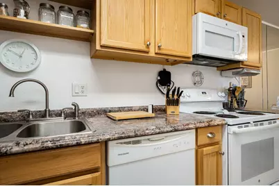 675 N Los Felices Circle W #204, Palm Springs, CA 92262 - Photo 21