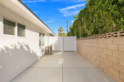 1372 E Camino Primrose, Palm Springs, CA 92264 - Photo 25