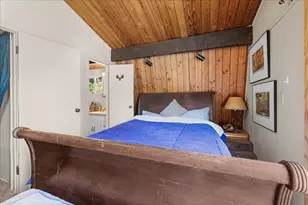 566 Santa Barbara Ave, Sugarloaf, CA 92386 - Photo 27