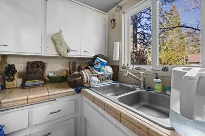 566 Santa Barbara Avenue, Sugarloaf, CA 92386 - Photo 15