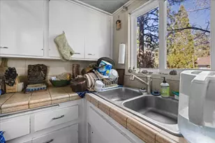 566 Santa Barbara Ave, Sugarloaf, CA 92386 - Photo 15
