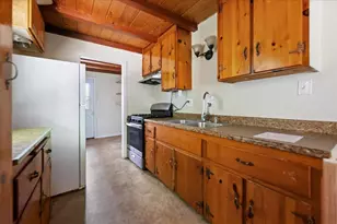 22928 Laurel Ln, Crestline, CA 92325 - Photo 9