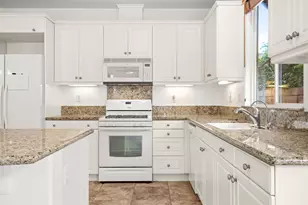 2651 Desert Breeze Way, Palm Springs, CA 92262 - Photo 21