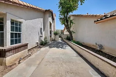 962 Oakland Hills Drive, Banning, CA 92220 - Photo 7