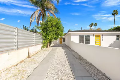 1372 E Camino Primrose E, Palm Springs, CA 92264 - Photo 11