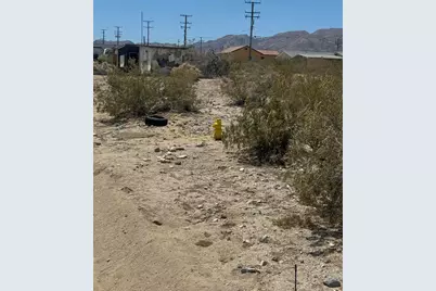 16 Woodward Avenue, 29 Palms, CA 92277 - Photo 5