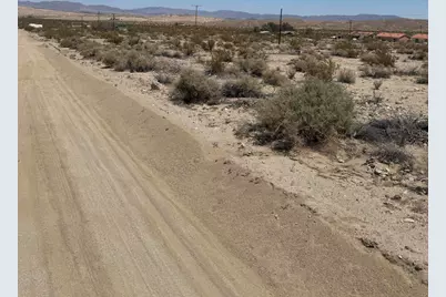 17 Woodward Avenue, 29 Palms, CA 92277 - Photo 7
