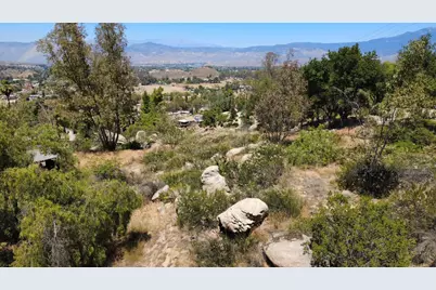 2 Vista Del Valle, Hemet, CA 92544 - Photo 11