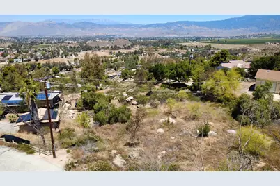 2 Vista Del Valle, Hemet, CA 92544 - Photo 3