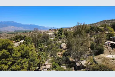 2 Vista Del Valle, Hemet, CA 92544 - Photo 5