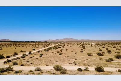 185 E Ave P, Palmdale, CA 93550 - Photo 3
