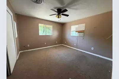 10934 Knobb Avenue, Morongo Valley, CA 92256 - Photo 13