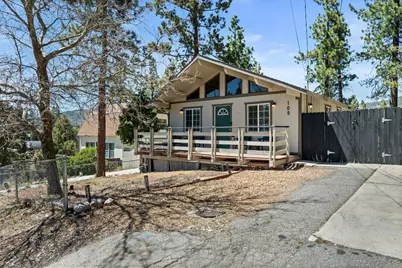 109 E Country Club Boulevard, Big Bear City, CA 92314 - Photo 1