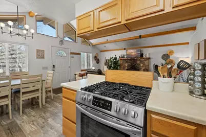 109 E Country Club Boulevard, Big Bear City, CA 92314 - Photo 13