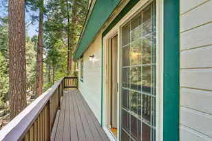 27831 Rainbow Dr, Lake Arrowhead, CA 92352 - Photo 23