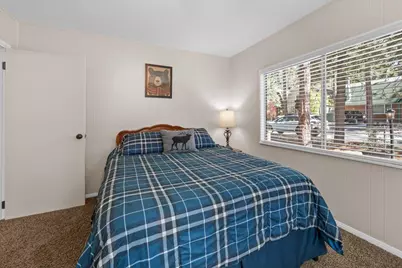 1017 W Rainbow Boulevard, Big Bear City, CA 92314 - Photo 21