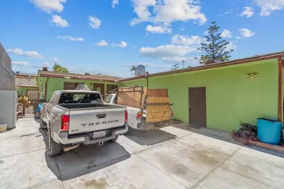 2930 W Florence Avenue, Los Angeles, CA 90043 - Photo 23