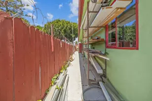 2930 W Florence Ave, Los Angeles, CA 90043 - Photo 27