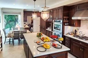 1160 S Beverwil Dr, Los Angeles, CA 90035 - Photo 9