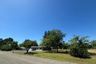 5050 Bo Peep Ln, Redding, CA 96002 - Photo 53
