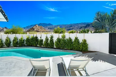 54990 Avenida Madero, La Quinta, CA 92253 - Photo 9