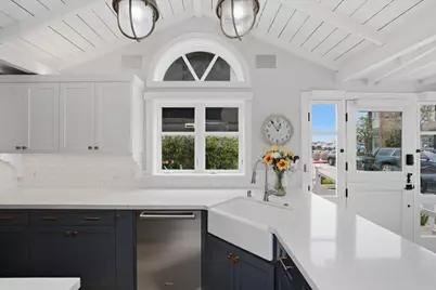 104 Onyx Avenue, Newport Beach, CA 92662 - Photo 23