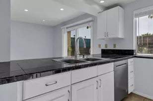 266 E Via Escuela, Palm Springs, CA 92262 - Photo 13