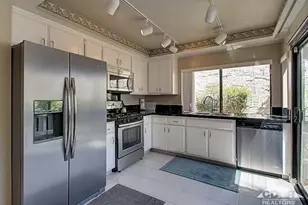 2366 E Miramonte Circle E, Palm Springs, CA 92264 - Photo 7