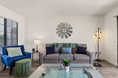 2700 E Mesquite Avenue #D17, Palm Springs, CA 92264 - Photo 5