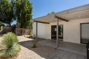 2218 N Sunshine Cir, Palm Springs, CA 92264 - Photo 21