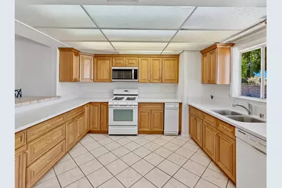 9032 Puesta Del Sol, Desert Hot Springs, CA 92240 - Photo 29