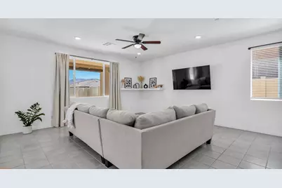 11596 S Crescent Street, Desert Hot Springs, CA 92240 - Photo 9