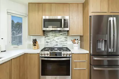 35918 Paseo Circulo E, Cathedral City, CA 92234 - Photo 13