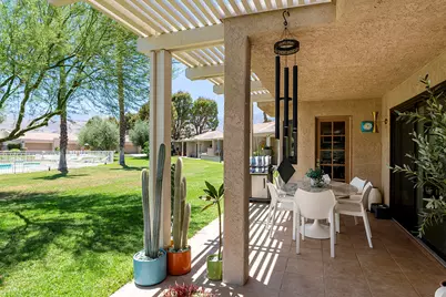 35918 Paseo Circulo E, Cathedral City, CA 92234 - Photo 15