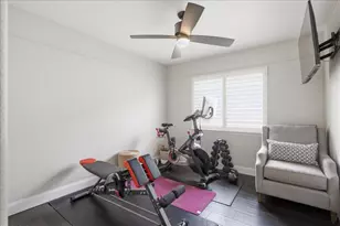 23505 Gentian Ct, Valencia, CA 91354 - Photo 19