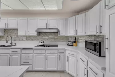 910 Island Drive #112, Rancho Mirage, CA 92270 - Photo 23