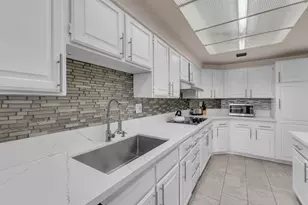 910 Island Dr, Rancho Mirage, CA 92270 - Photo 15