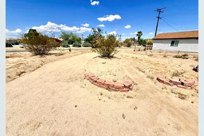 72425 Cactus Drive, 29 Palms, CA 92277 - Photo 15