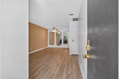 420 N Villa Court #208, Palm Springs, CA 92262 - Photo 3
