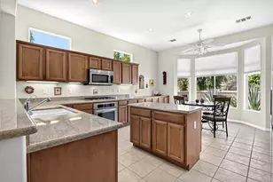 35236 Minuet Dr, Palm Desert, CA 92211 - Photo 11