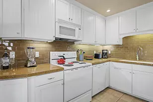 45421 Lupine Ln, Palm Desert, CA 92260 - Photo 5