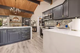1126 Crags Ln, Fawnskin, CA 92333 - Photo 11