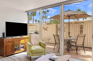 1111 E Palm Canyon Dr, Palm Springs, CA 92264 - Photo 17