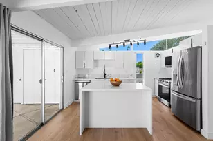 859 E Grace Cir, Palm Springs, CA 92262 - Photo 13