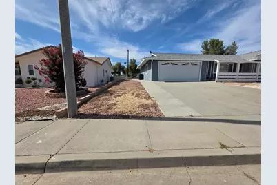 26660 Oakmont Drive, Sun City, CA 92586 - Photo 7