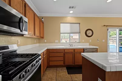 589 Foxglen Drive, San Jacinto, CA 92582 - Photo 43