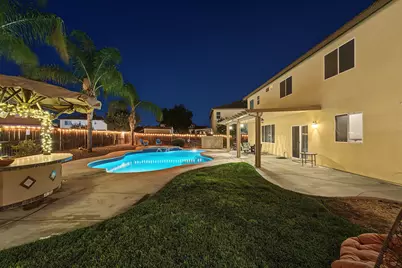 589 Foxglen Drive, San Jacinto, CA 92582 - Photo 9